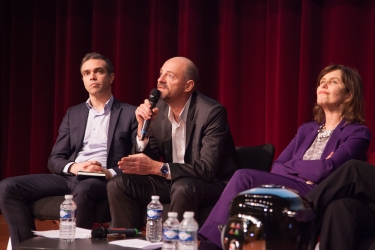 La Chaire RSOC en partenariat avec Huawei (de gauche à droite) : Benjamin Couloumere, Senior Cooperation Manager - Franck Lamouroux, Mobile Broadband and Home Device Competence Center - Christine Balagué, titulaire de la Chaire